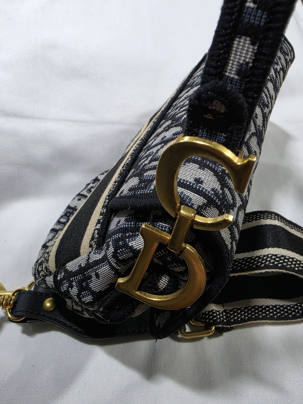Black & Cream Crossbody Bag with Removable Strap - Picture 3 of 5